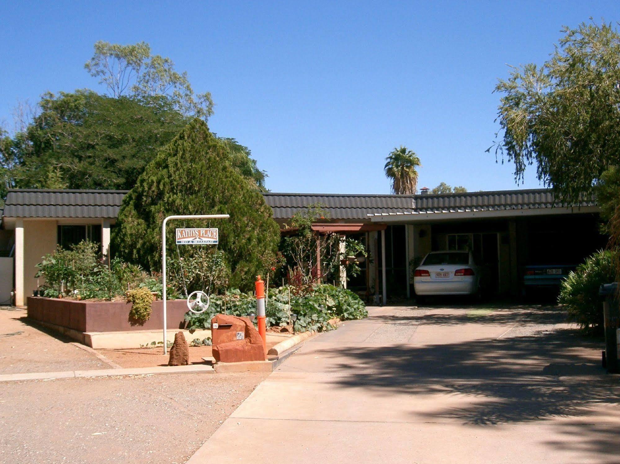 Kathys Place Bed And Breakfast Alice Springs Exterior photo